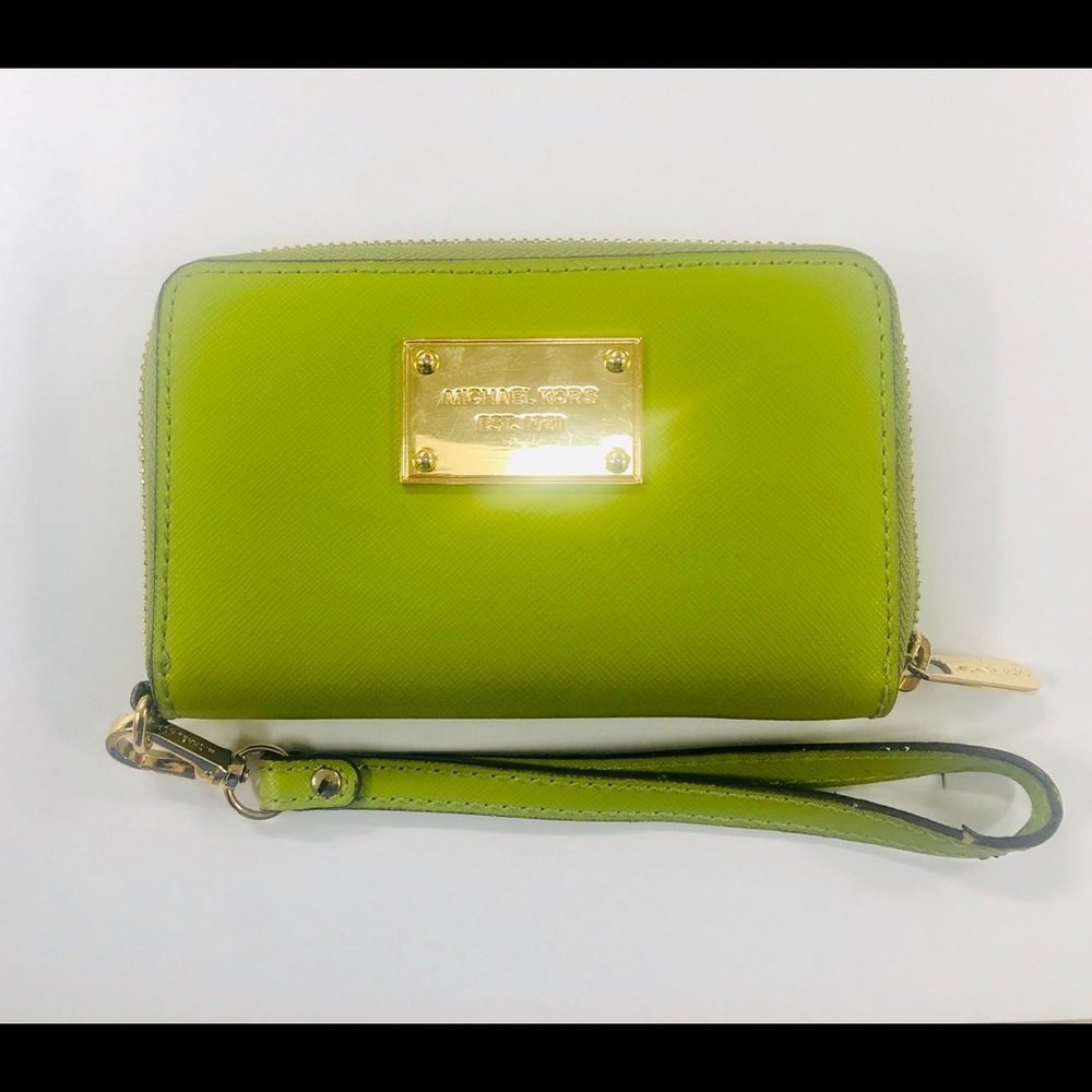Michael Kors Zip Around Wallet Wrislet Green